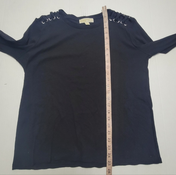 MICHAEL KORS Lace Up Shoulder Long Sleeve Shirt - Picture 9 of 12